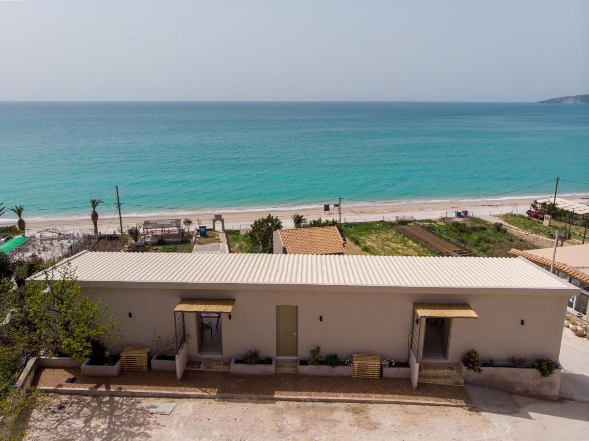 Thea Beachfront Suites In Lourdas Beach Lourdata  Exterior photo